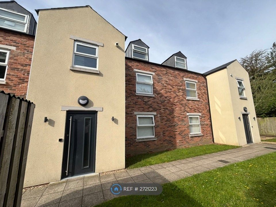 Property photo 1 of 10 Entrance To Flats