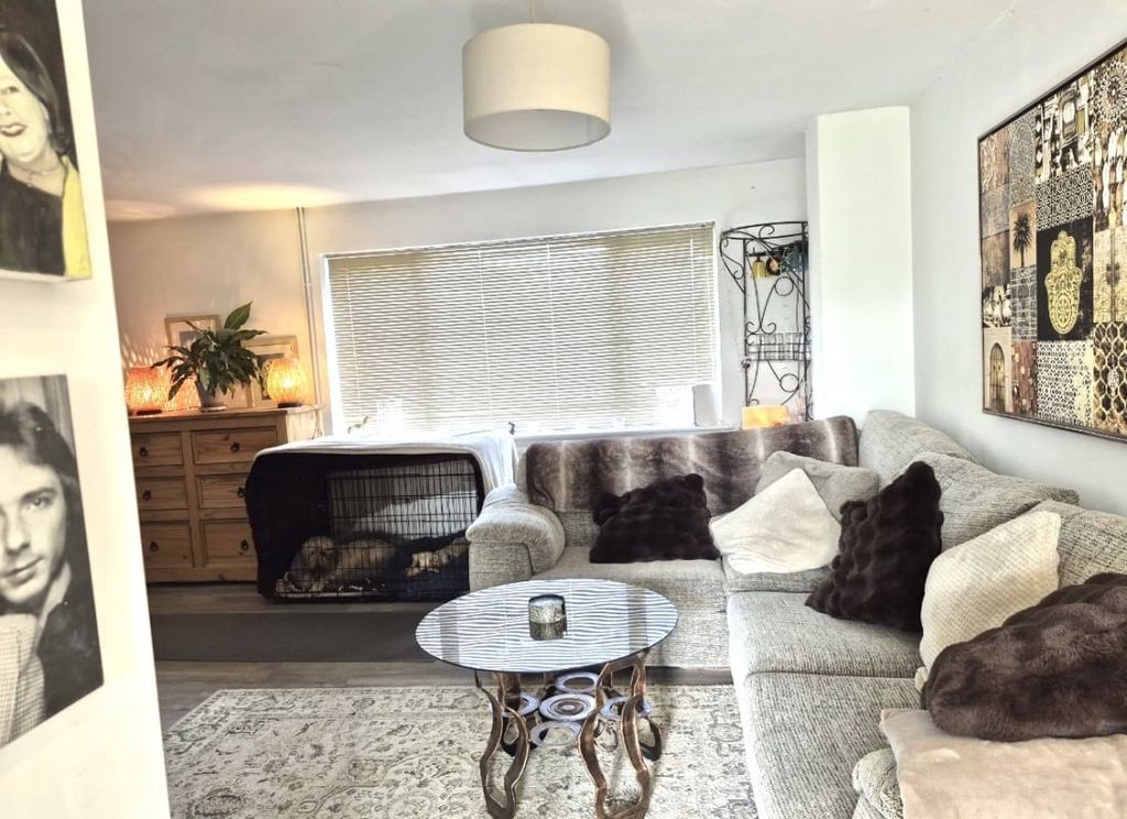 Property photo 3 of 23