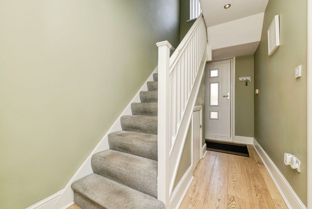 Property photo 2 of 16 Pbox-Img.Jpg