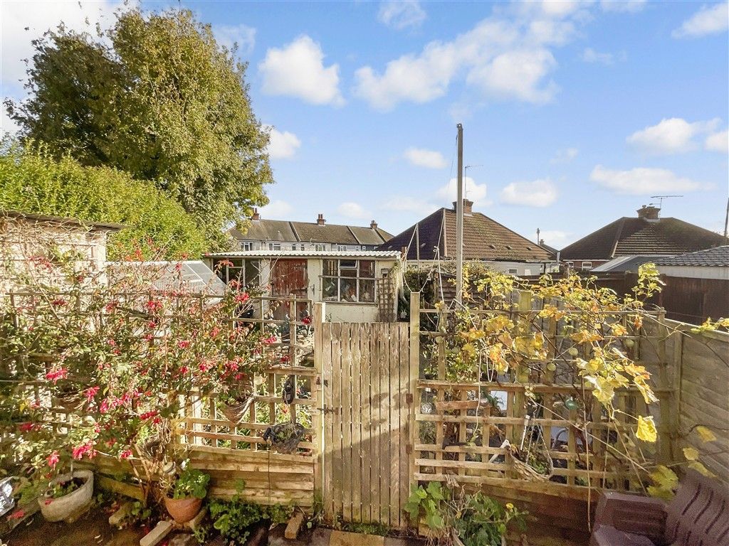 Property photo 2 of 3 Garden