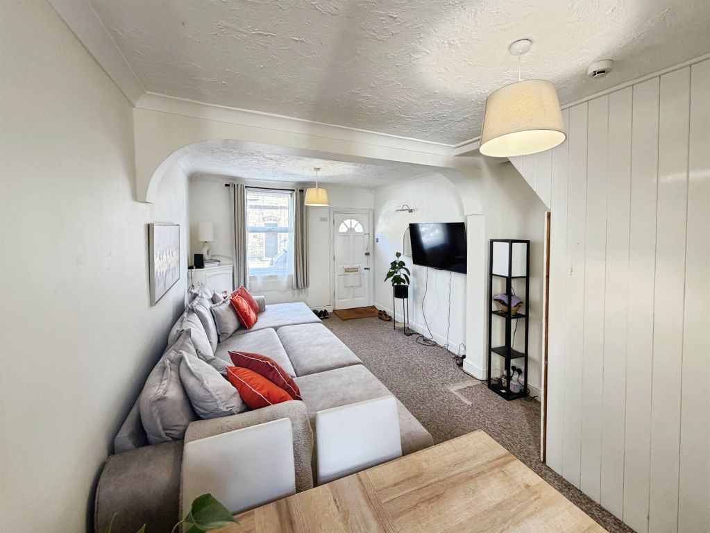 Property photo 3 of 10 Lounge/Diner