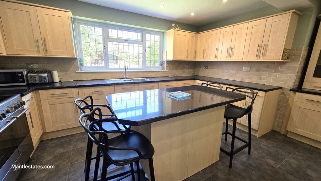 Property photo 2 of 22 Kitchen