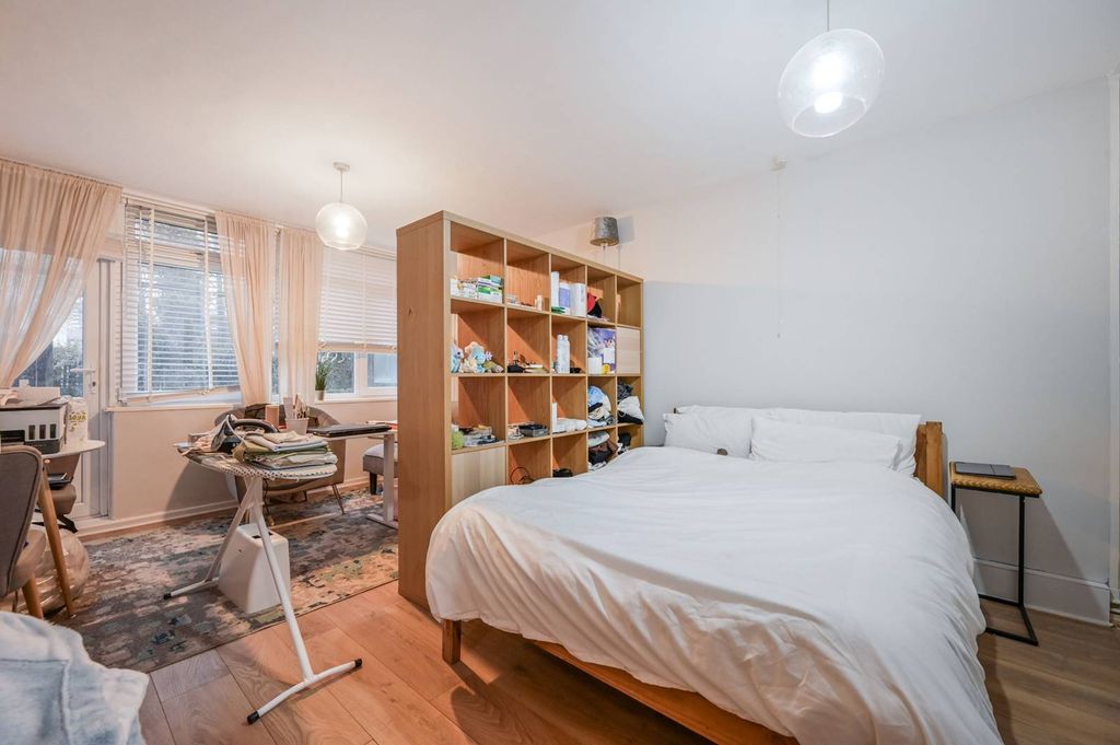 Property photo 1 of 5