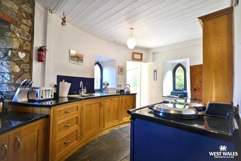 Property photo 3 of 24 Kitchen