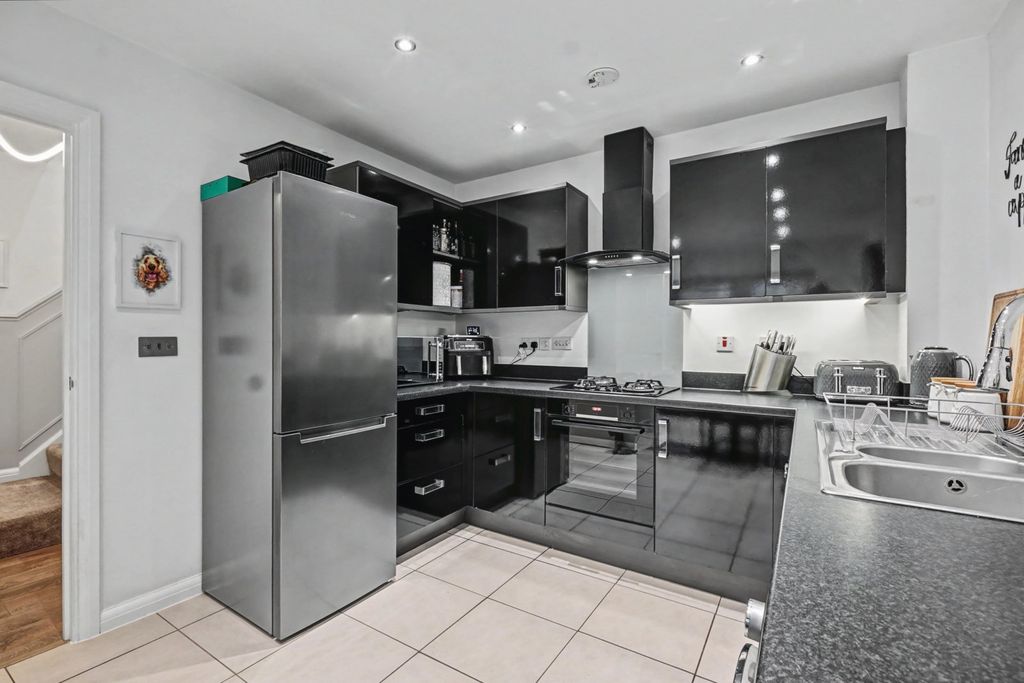 Property photo 2 of 49