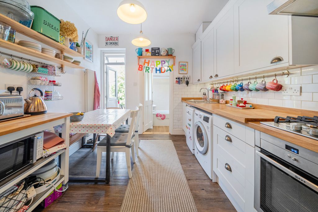 Property photo 2 of 14 1495511-9-6A60879...