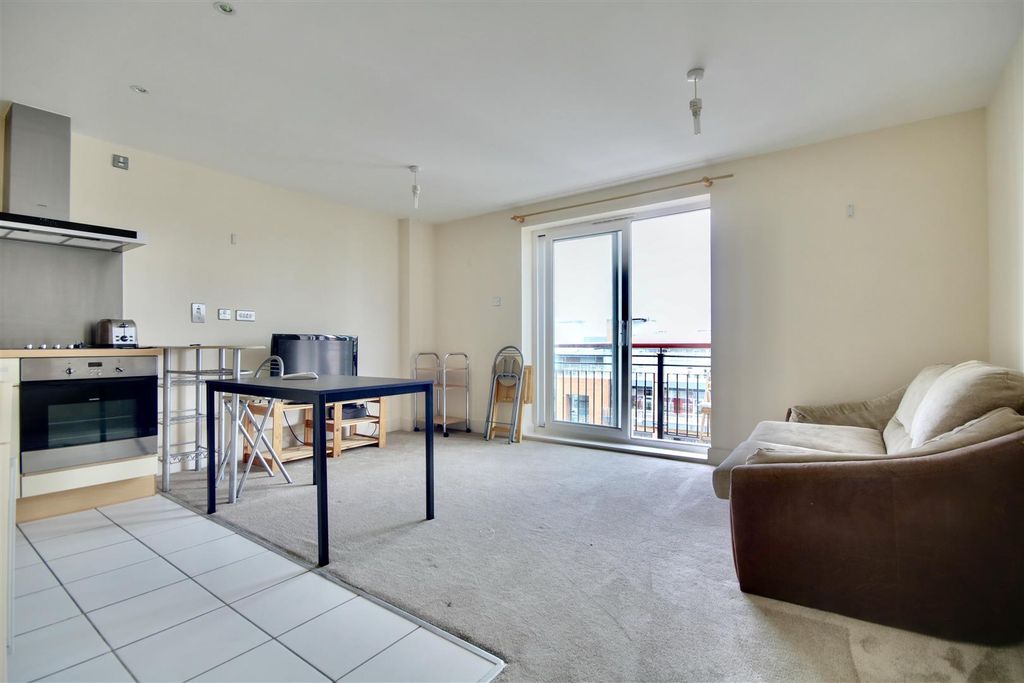 Property photo 3 of 7 8E5Fe0F8-F655-4A58-9E21-9B2D5E39F620_1_201_A.Jpeg