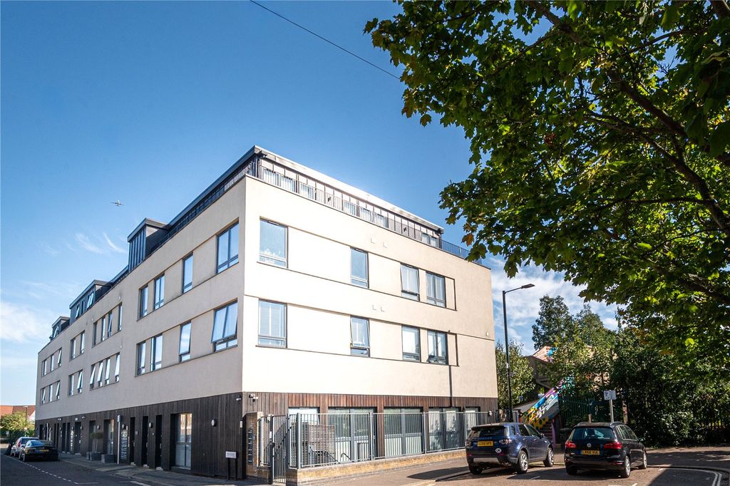 Property photo 1 of 21 Picture No. 04