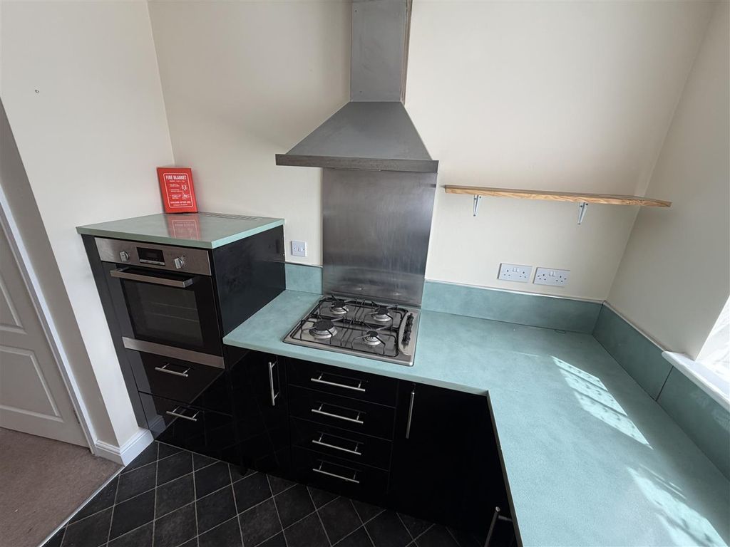 Property photo 2 of 11 Kitchen