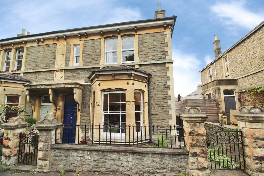 Property photo 1 of 14 Front