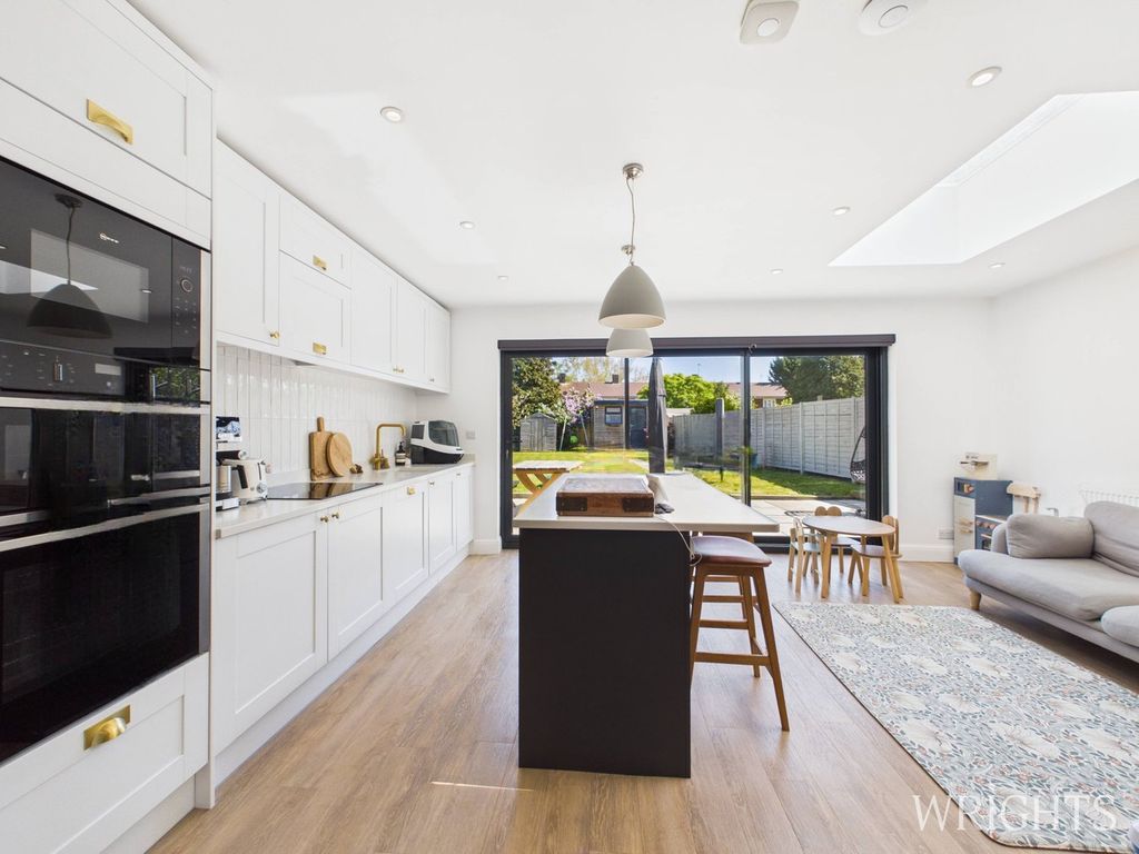 Property photo 1 of 21