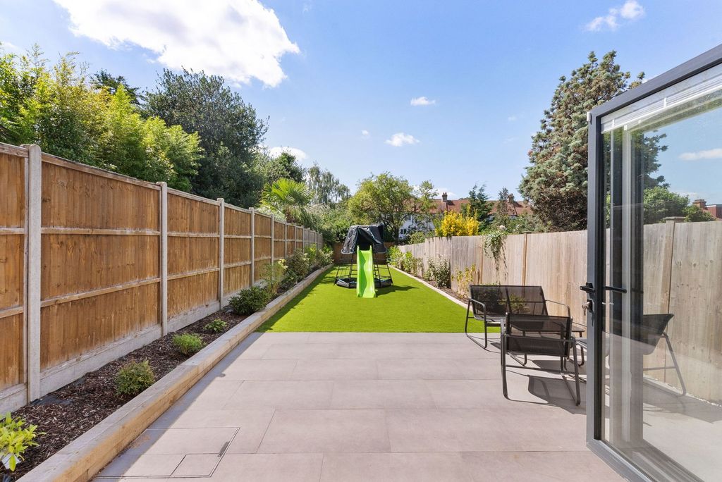 Property photo 2 of 13