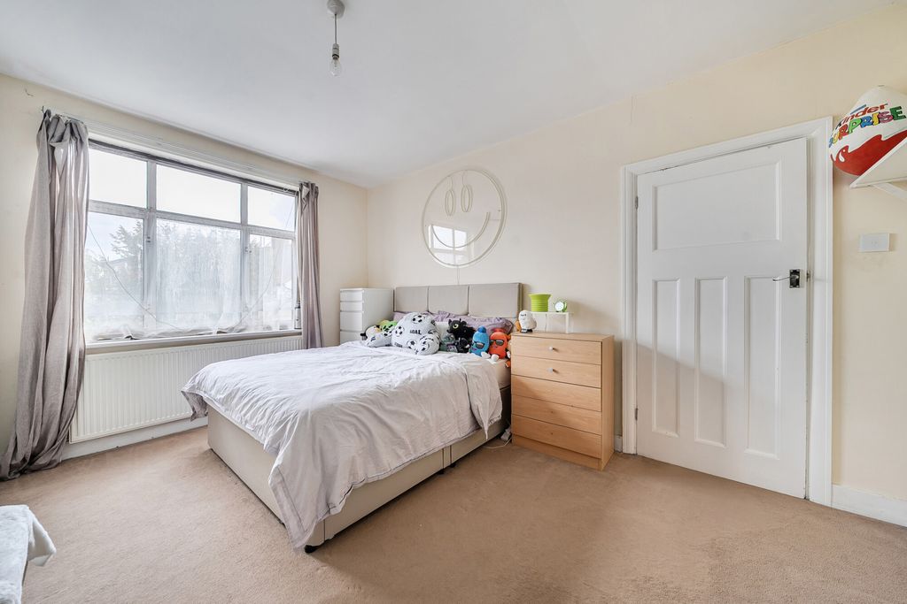 Additional image 8 of 3 bed flat for saleCroydon Road, Beckenham BR3