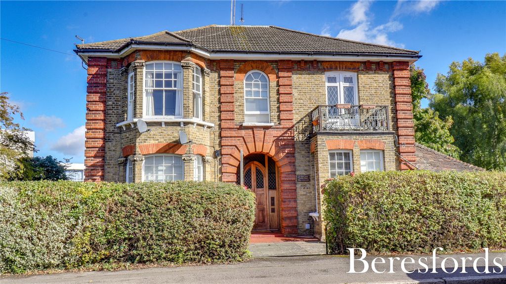 Property photo 1 of 8 Front