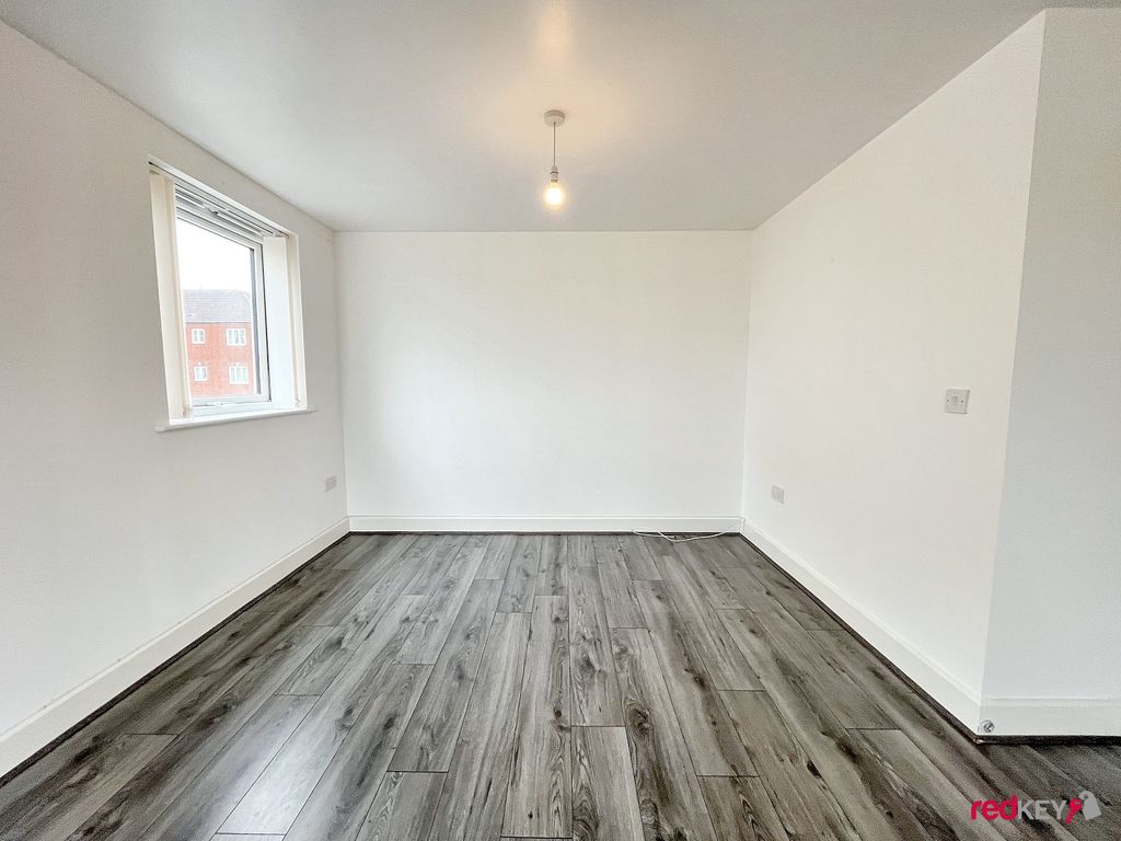 Property photo 3 of 7 Dining Room