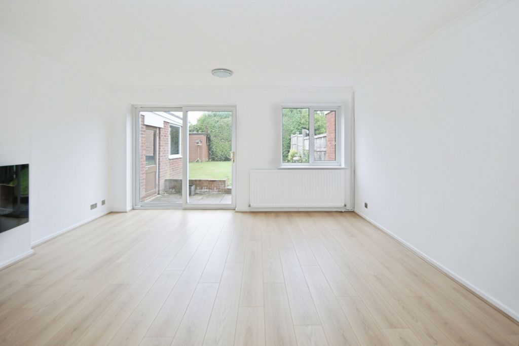 Property photo 3 of 17 Photo