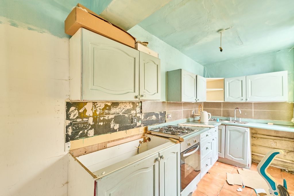 Property photo 3 of 6