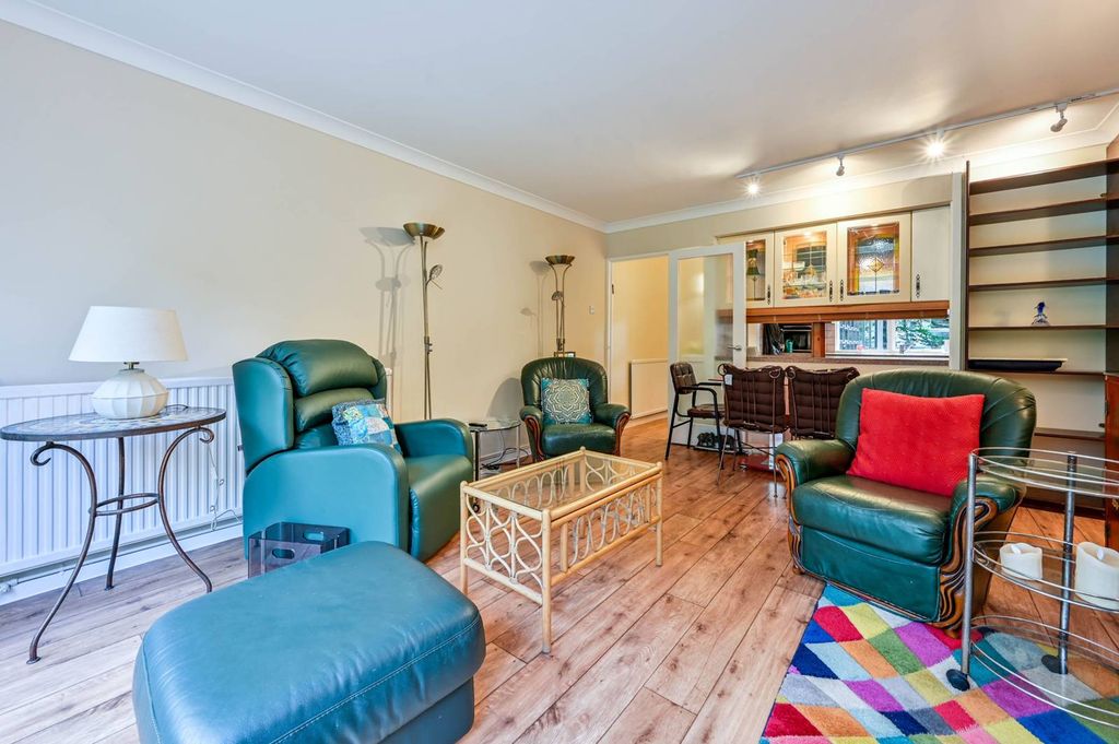 Property photo 3 of 9