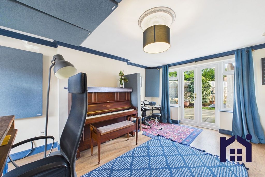 Property photo 2 of 20 Reception Two