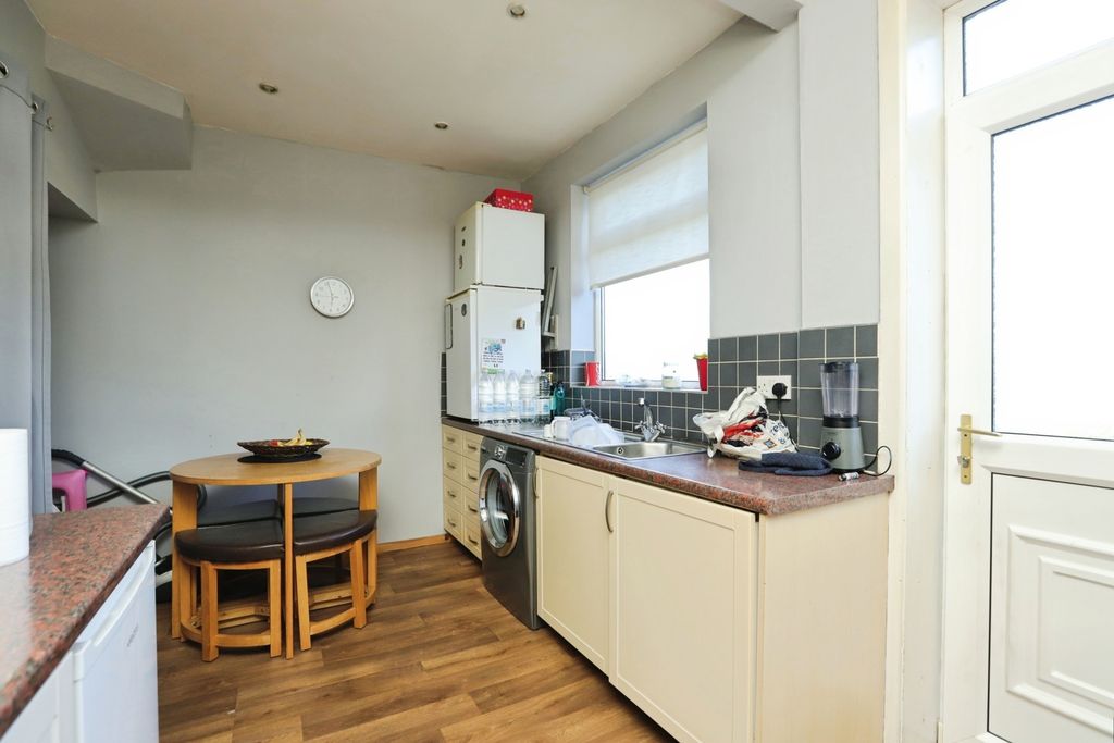 Property photo 3 of 12 Pbox-Img.Jpg