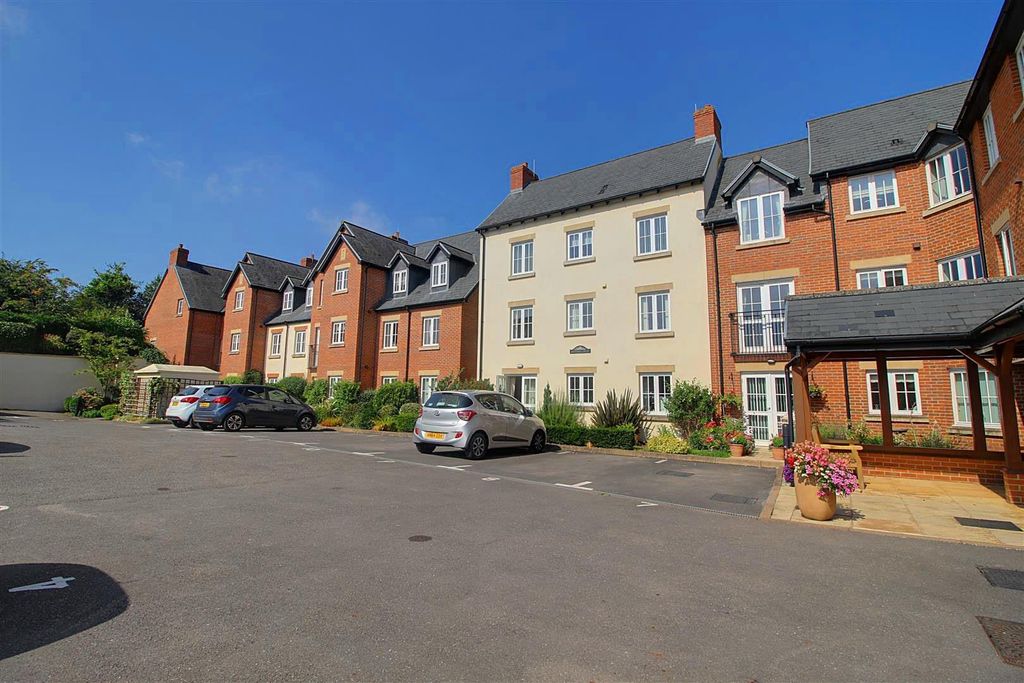 Property photo 1 of 9