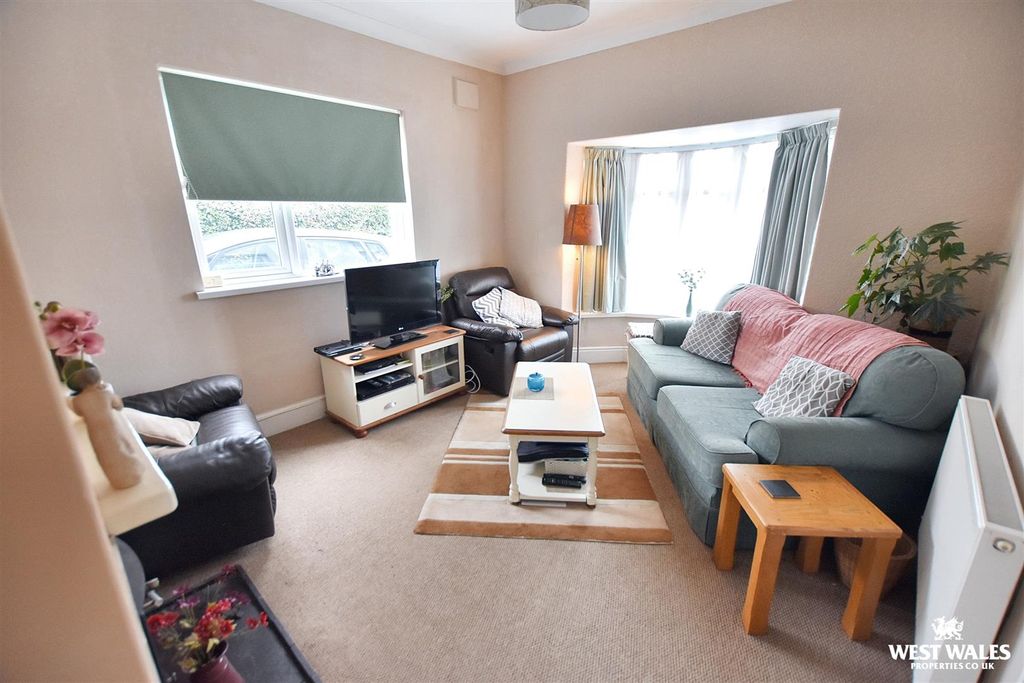 Property photo 2 of 23 4 (61).Jpg