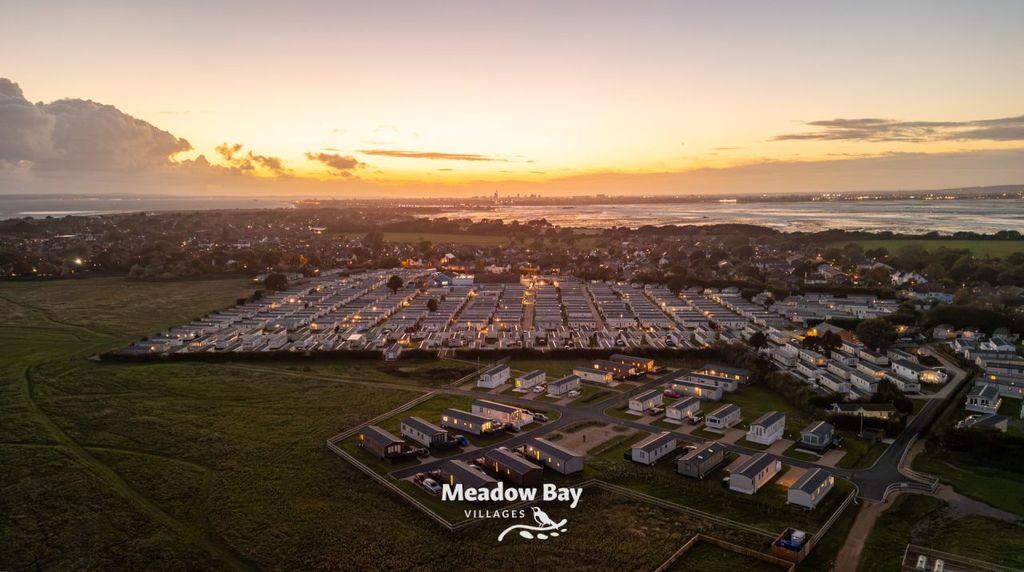 Property photo 1 of 4 Hayling Island Sunset October 2025 14.Jpg