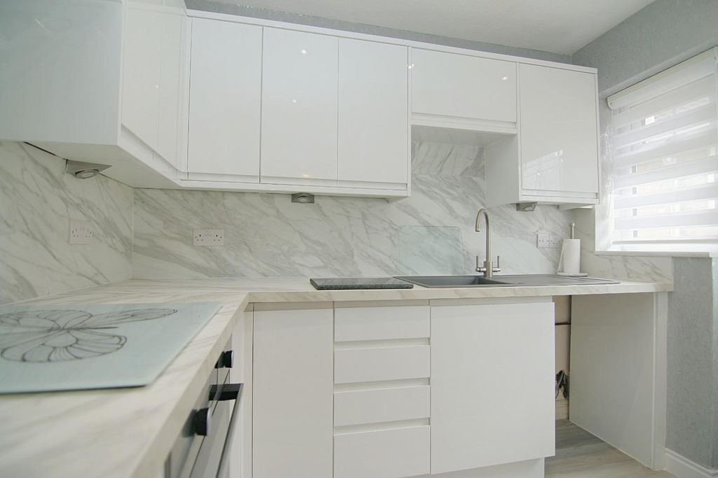 Property photo 3 of 15 Kitchen