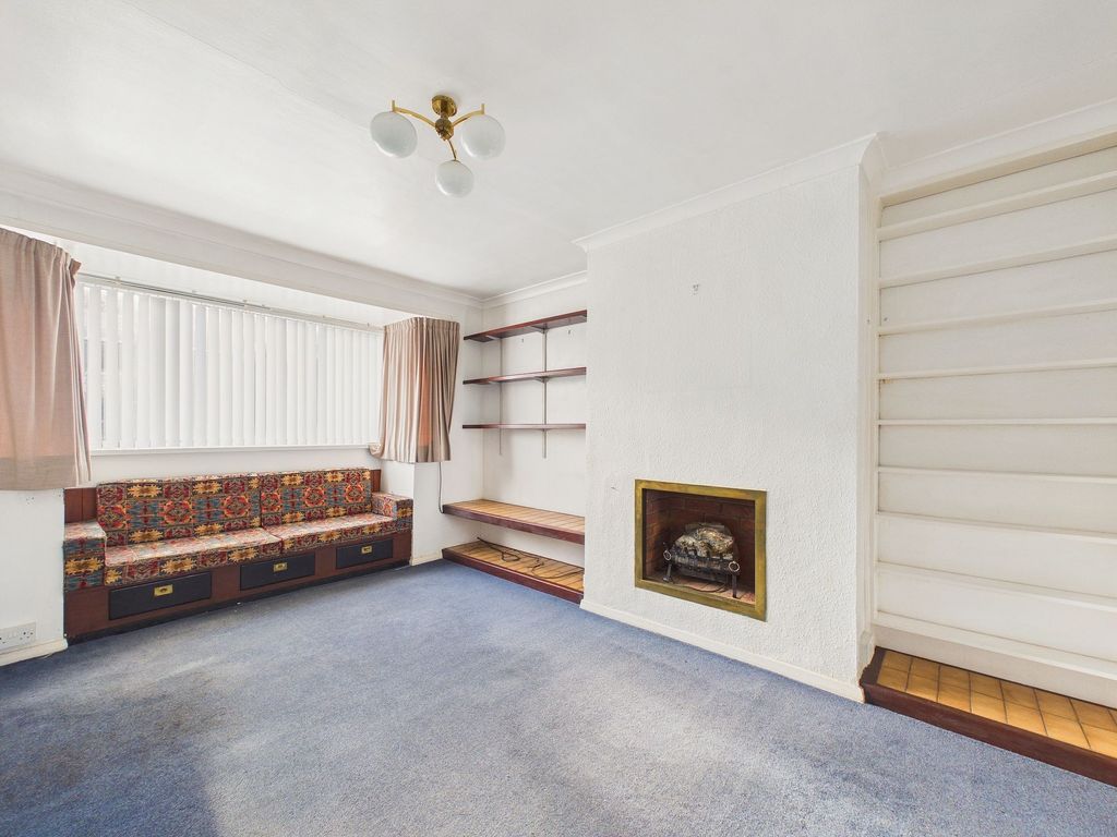 Property photo 2 of 15 Lounge