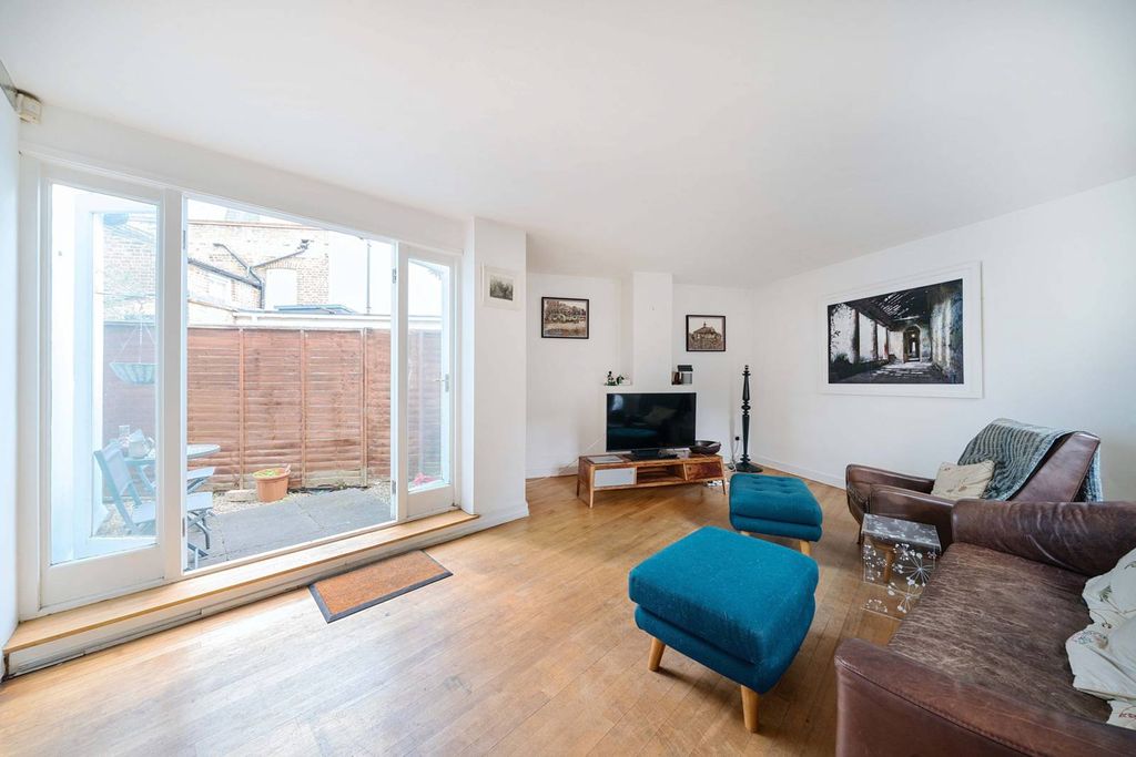 Property photo 3 of 10