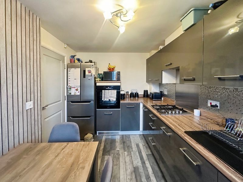 Property photo 3 of 16 Photo 4