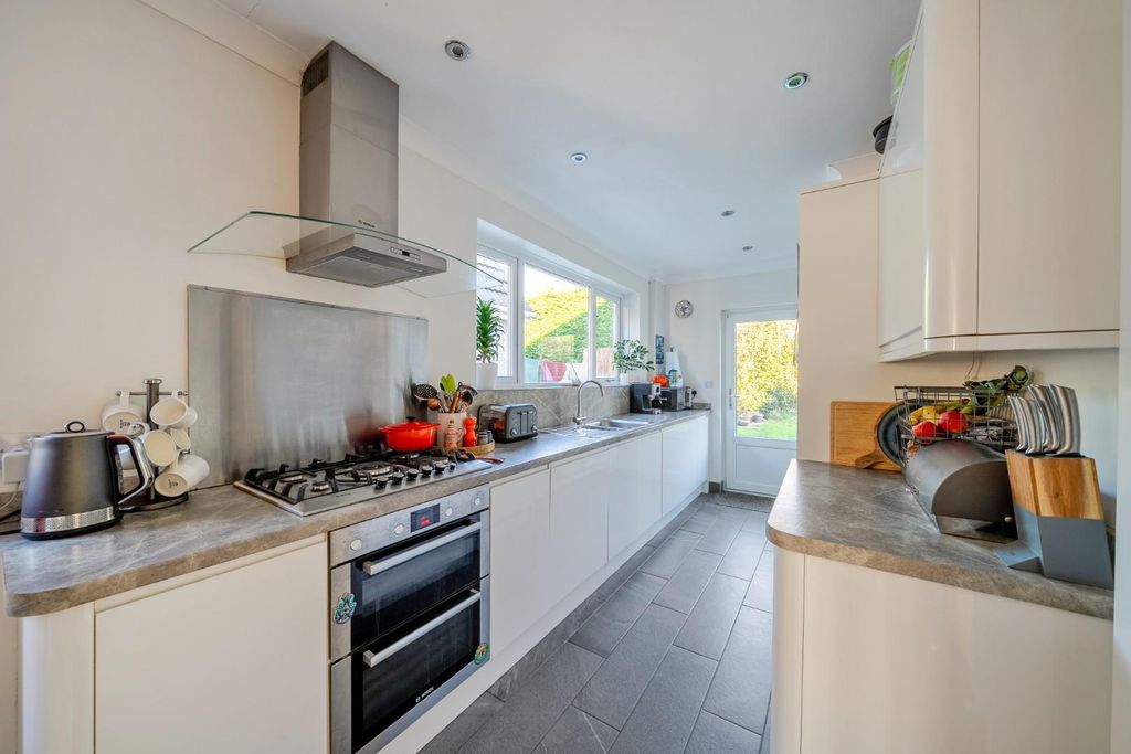 Property photo 3 of 27 1382533-15-691Da3B7771E5.Jpg