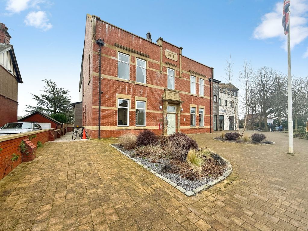 Property photo 1 of 21