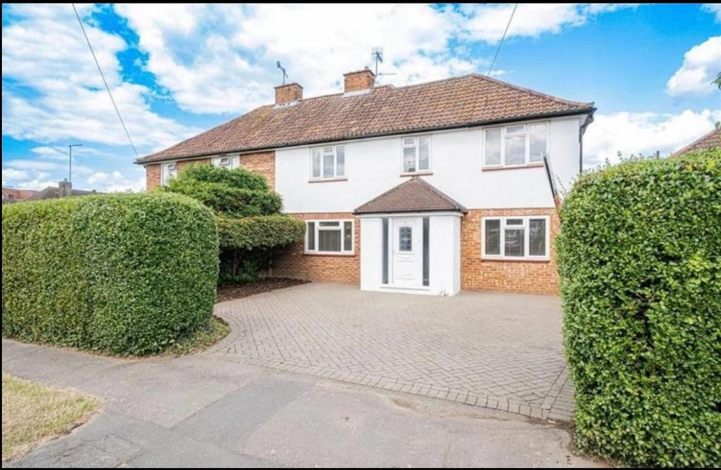 Property photo 1 of 7 Well-Presented Semi-Detached House With A Wide Bri...