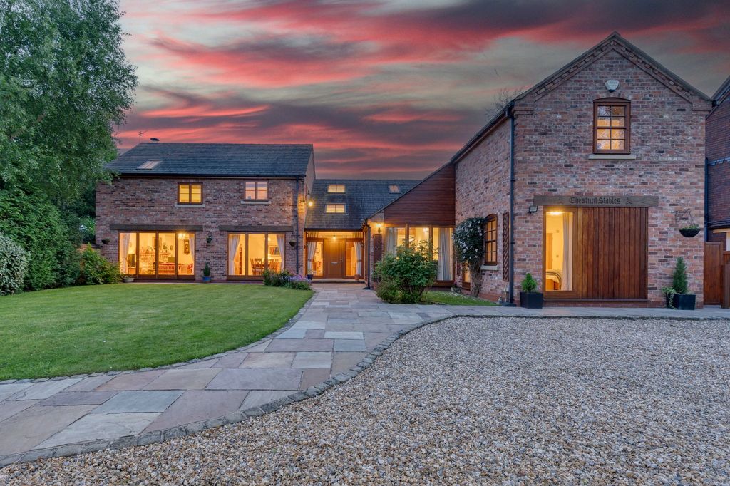 Property photo 2 of 54