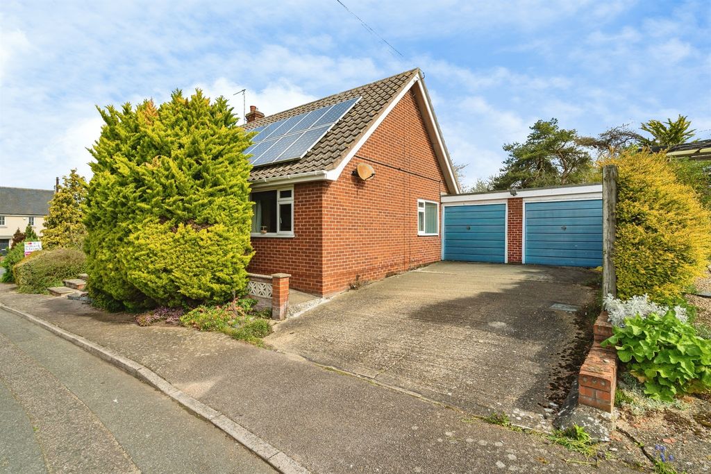 Property photo 2 of 21