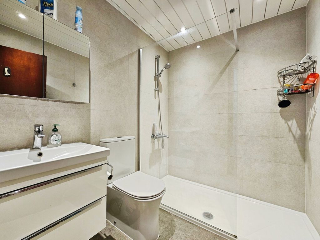 Property photo 3 of 5 Bathroom