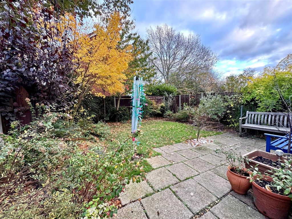 Property photo 2 of 9 Garden 3.Jpg