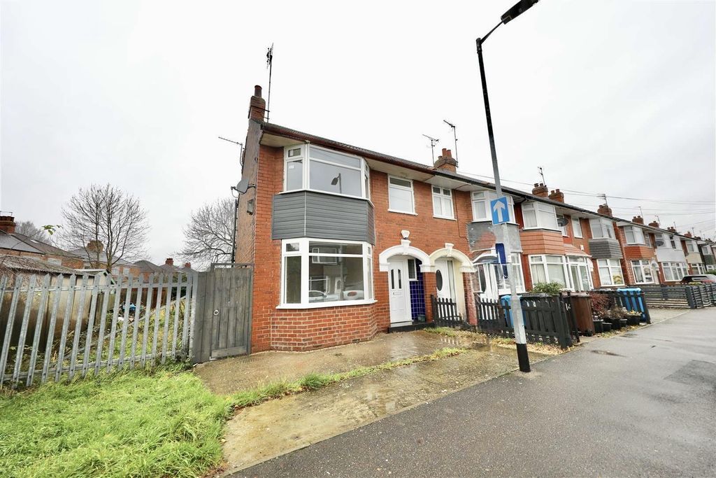 Property photo 1 of 17 Front