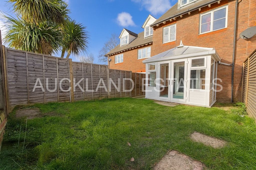 Property photo 2 of 22 Image00025-1763396117110