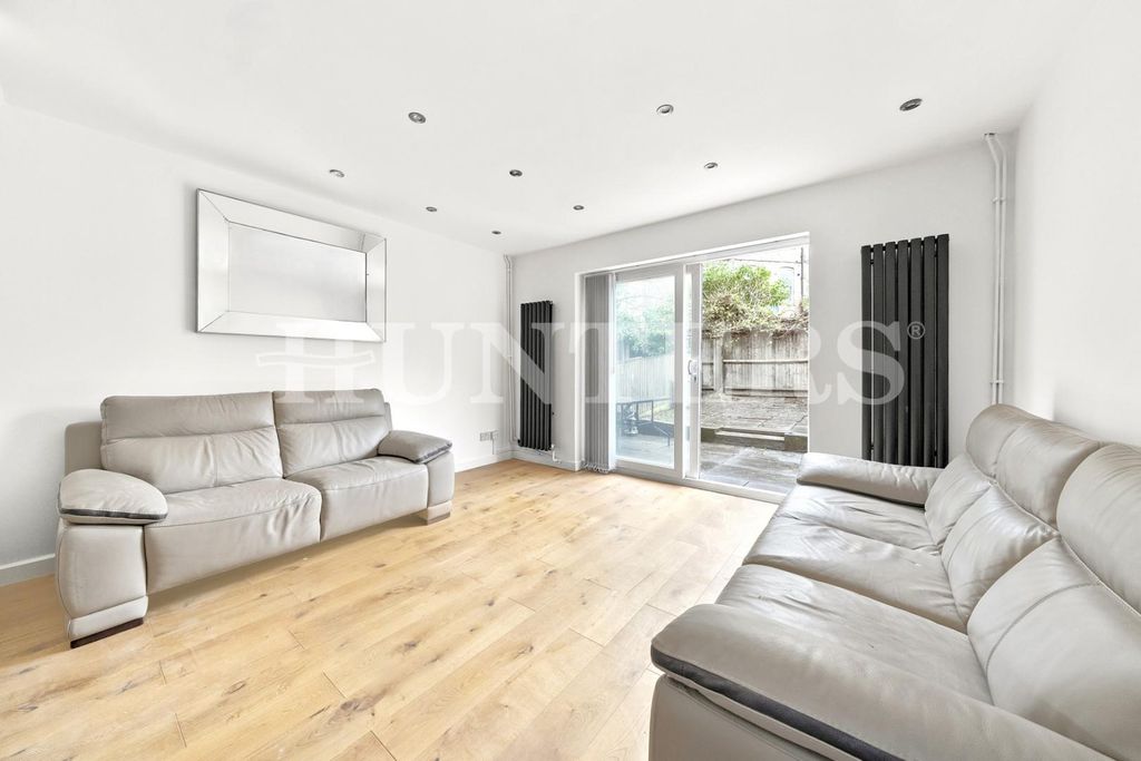 Property photo 2 of 18 Dsc01938.Jpg