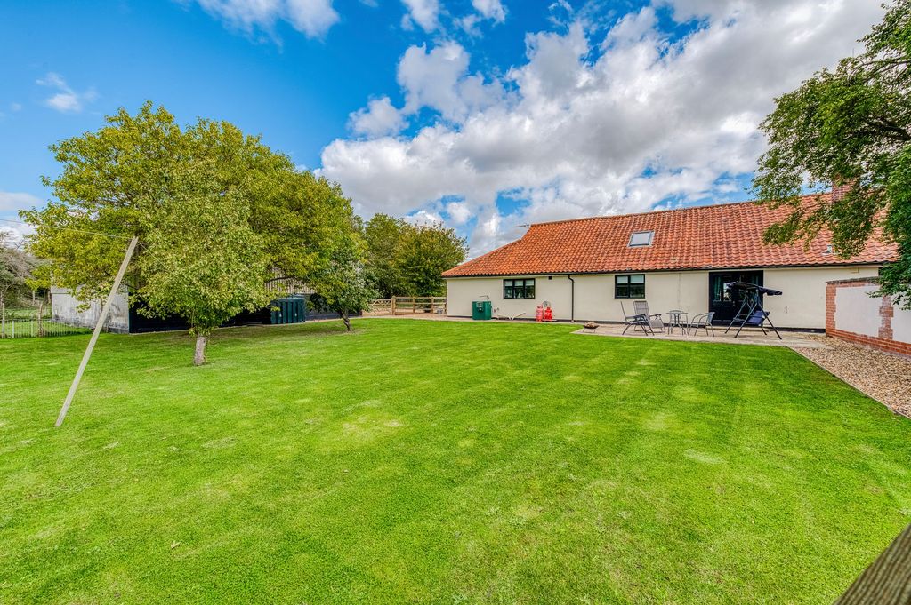 Property photo 2 of 30