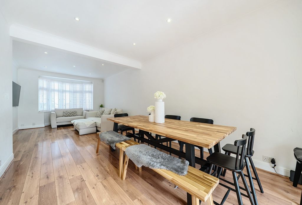 Property photo 3 of 18 1342788-3-68A7A6c...