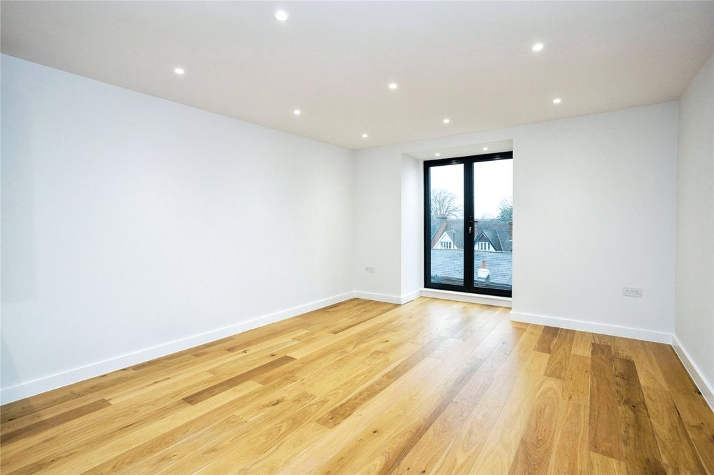 Property photo 3 of 17 Picture No. 06