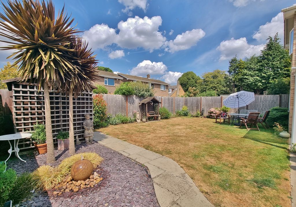 Property photo 2 of 27