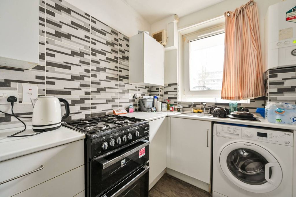 Property photo 1 of 5