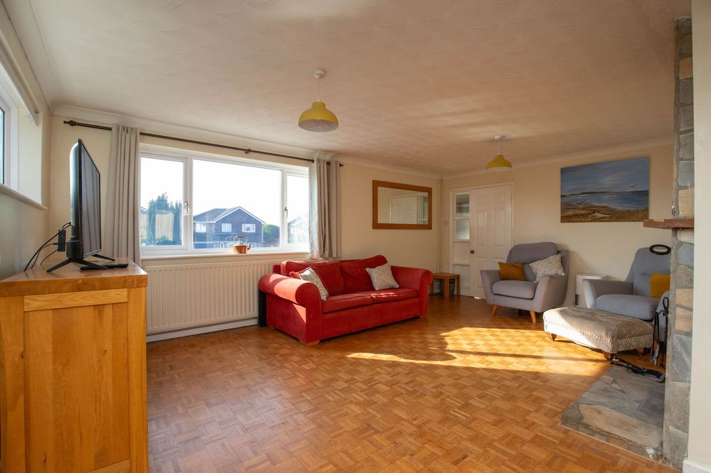 Property photo 3 of 16