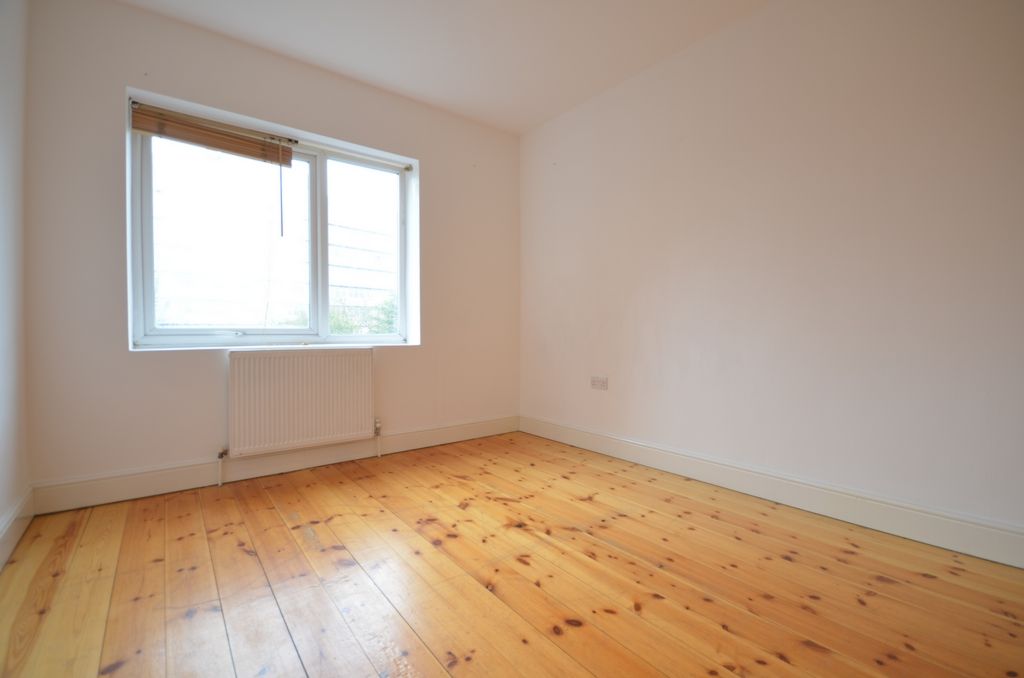 Property photo 3 of 7 Photo 4