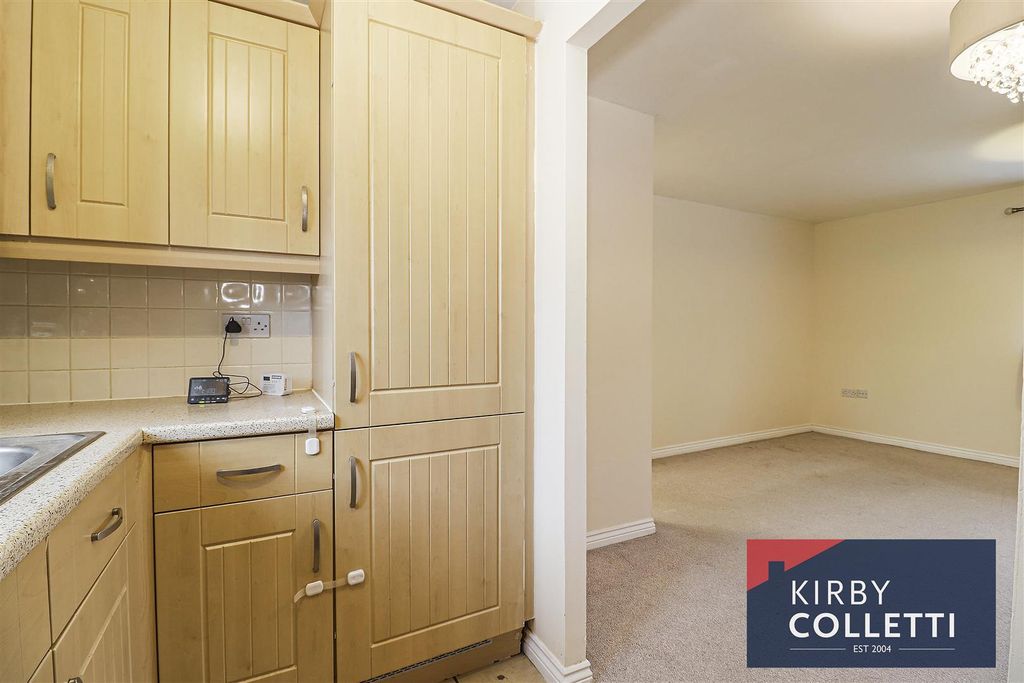 Property photo 3 of 10