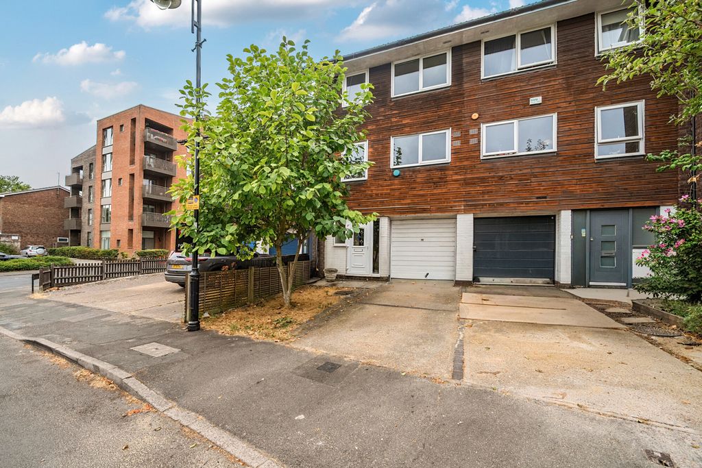Property photo 1 of 20 1510331-2-6A84586...